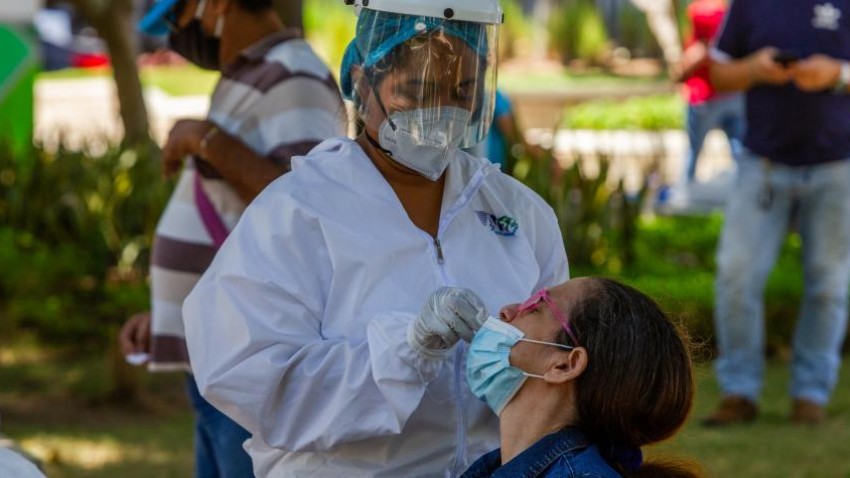 La pandemia en Colombia iría hasta junio de 2022, según el INS